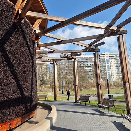 קטוביץ Apartament Wsrod 1000Cy Swiatel - Z Parkingiem W Hali Garazowej- Duzy Balkon Z Lezakami - Piekny Widok Noca Na Panorame Tysiaclecia מראה חיצוני תמונה