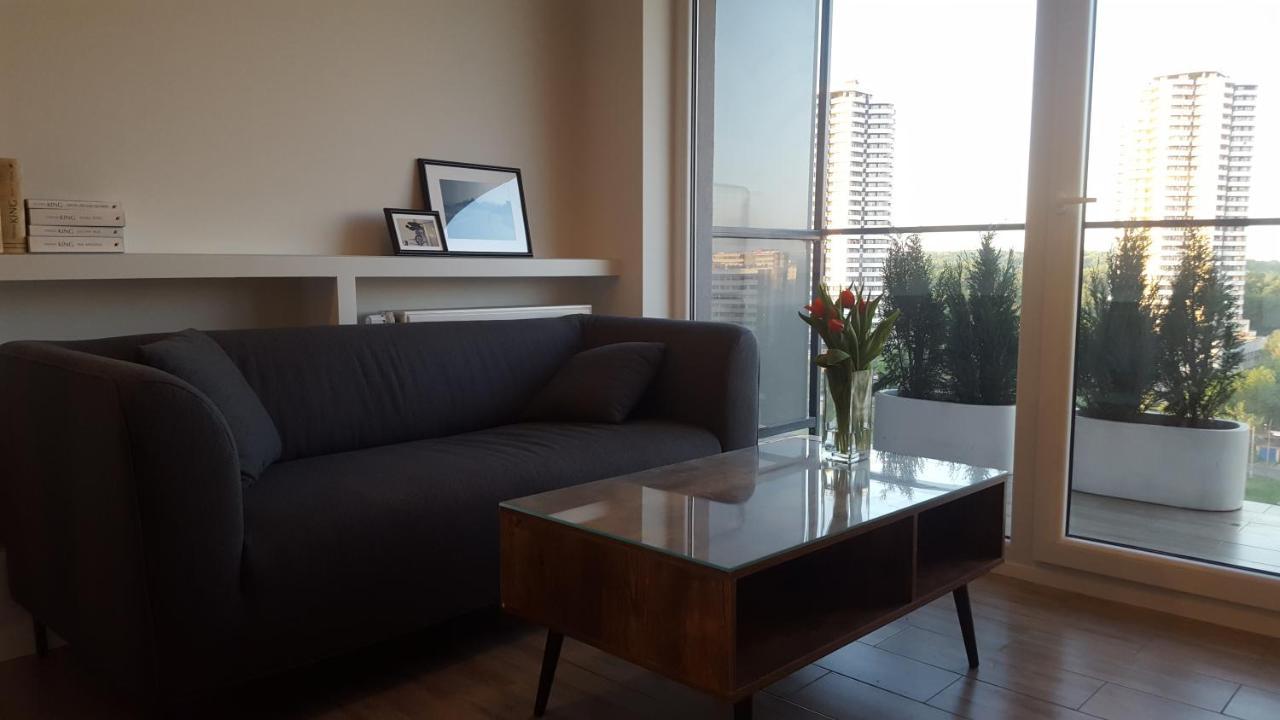 קטוביץ Apartament Wsrod 1000Cy Swiatel - Z Parkingiem W Hali Garazowej- Duzy Balkon Z Lezakami - Piekny Widok Noca Na Panorame Tysiaclecia מראה חיצוני תמונה