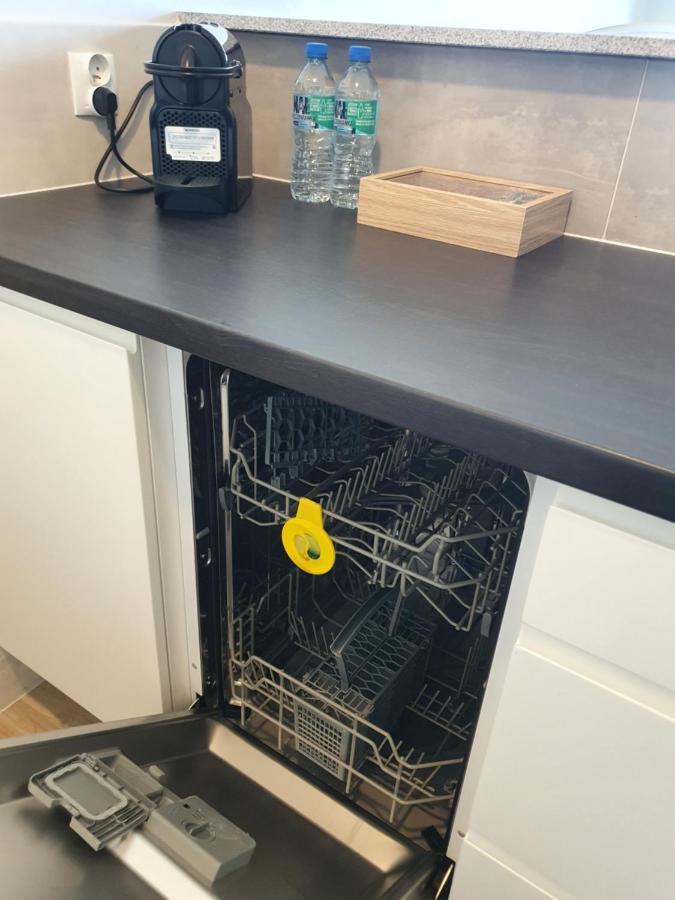 קטוביץ Apartament Wsrod 1000Cy Swiatel - Z Parkingiem W Hali Garazowej- Duzy Balkon Z Lezakami - Piekny Widok Noca Na Panorame Tysiaclecia מראה חיצוני תמונה