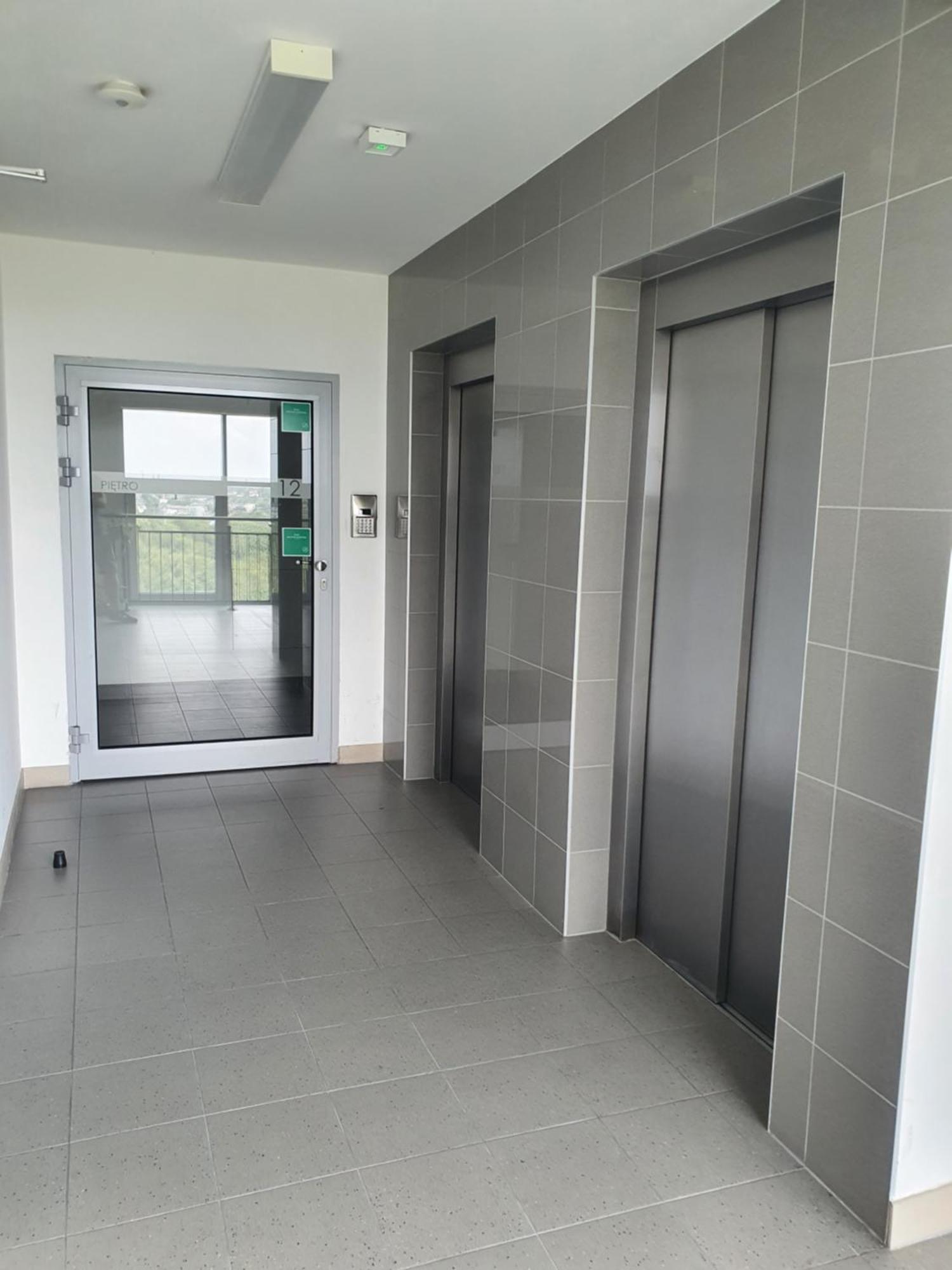קטוביץ Apartament Wsrod 1000Cy Swiatel - Z Parkingiem W Hali Garazowej- Duzy Balkon Z Lezakami - Piekny Widok Noca Na Panorame Tysiaclecia מראה חיצוני תמונה